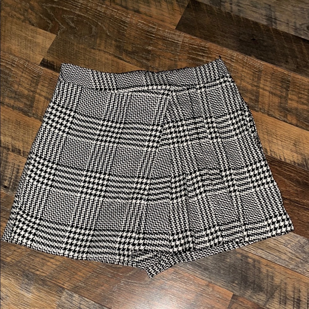 Classic Black and White Plaid Skort